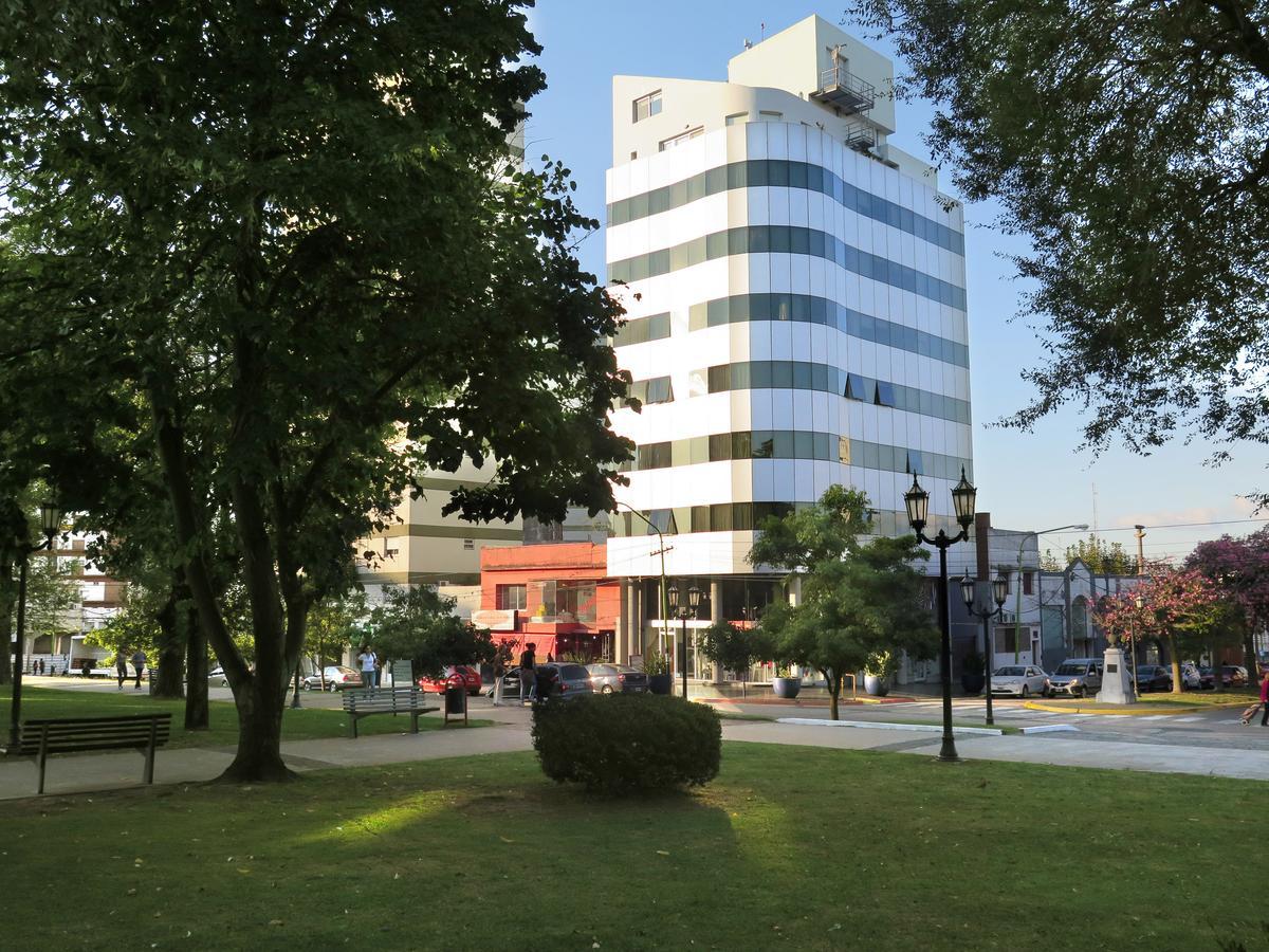 Plaza Suites Campana Buitenkant foto