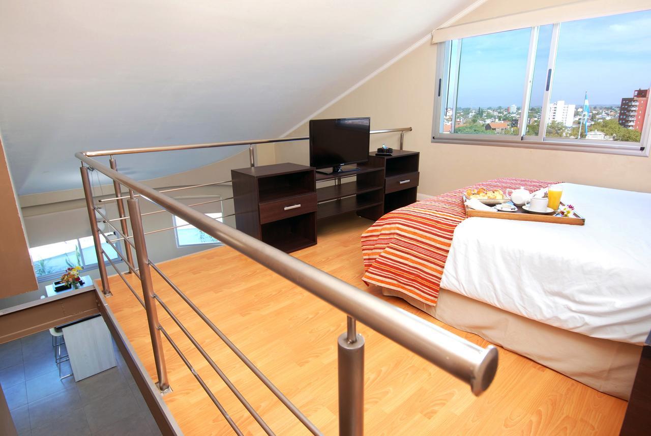Plaza Suites Campana Buitenkant foto