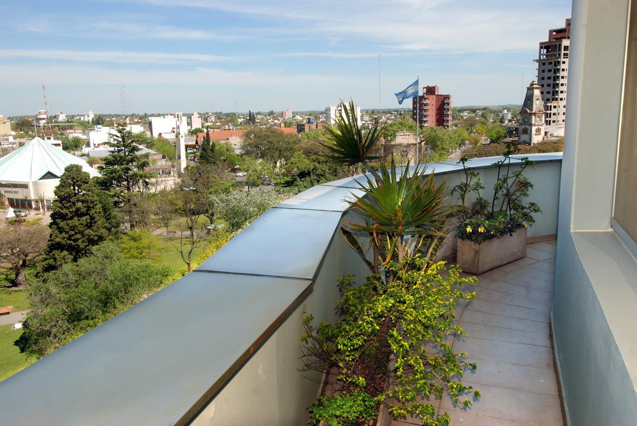 Plaza Suites Campana Buitenkant foto
