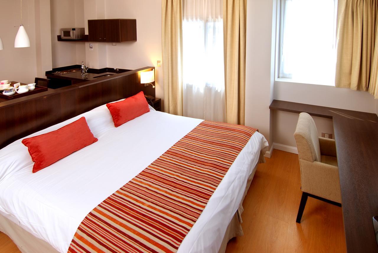 Plaza Suites Campana Buitenkant foto